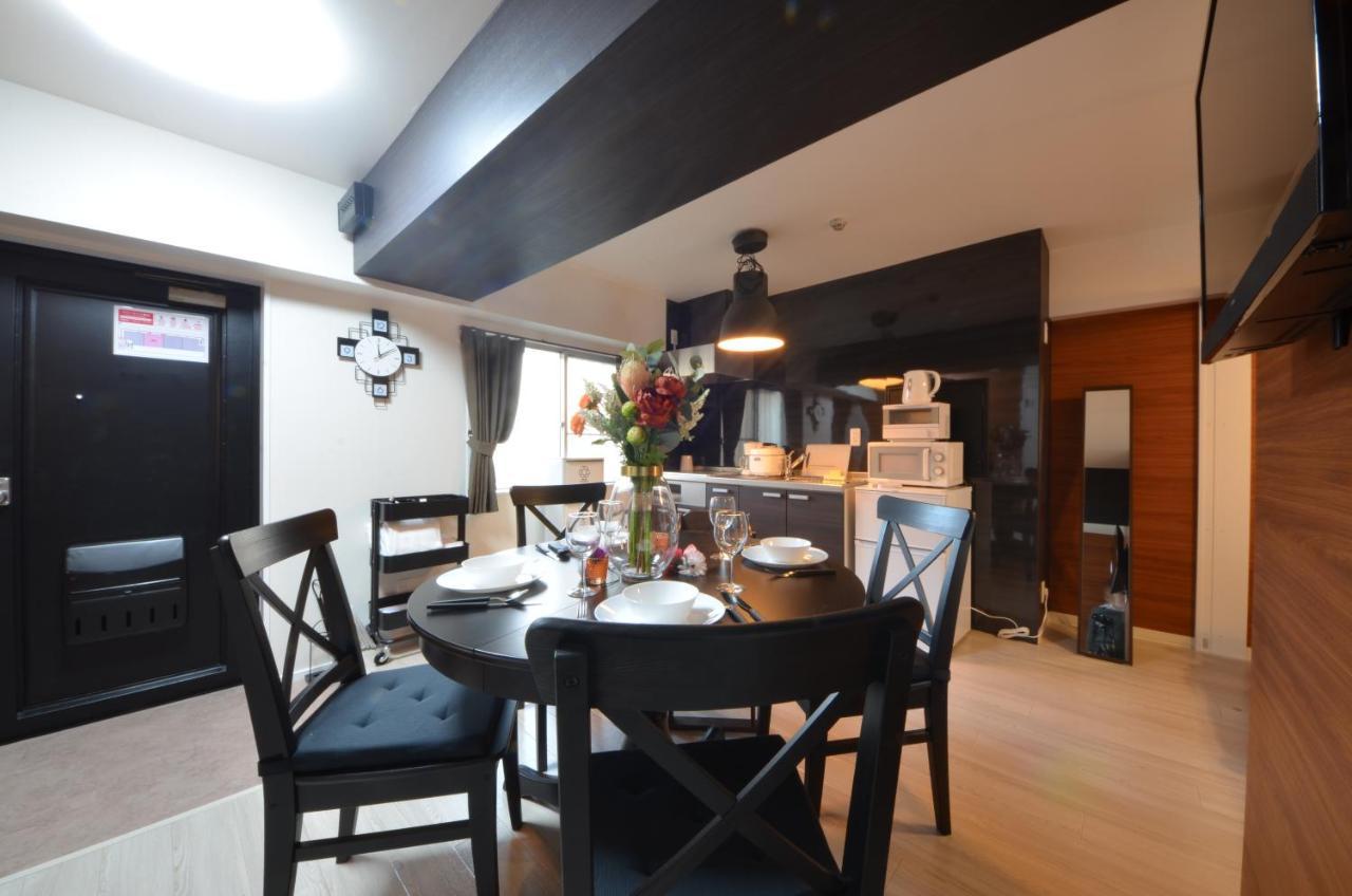 Apartment River Side Namba 601
