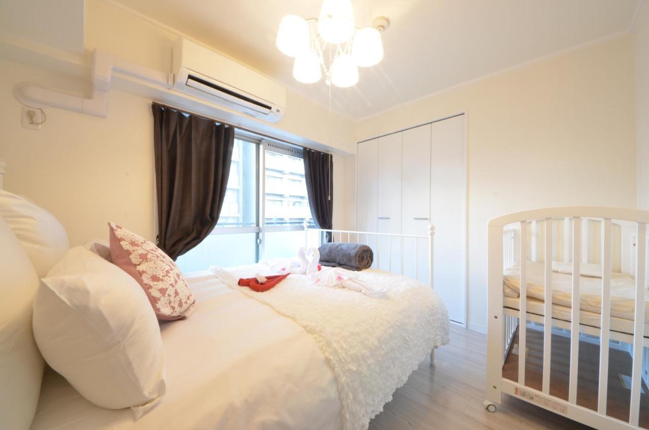 River Side Namba 601 Apartment *